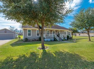 37815 Broncho Rd, Wallis, TX 77485