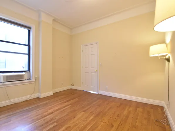 2350 Broadway image 1 of 12