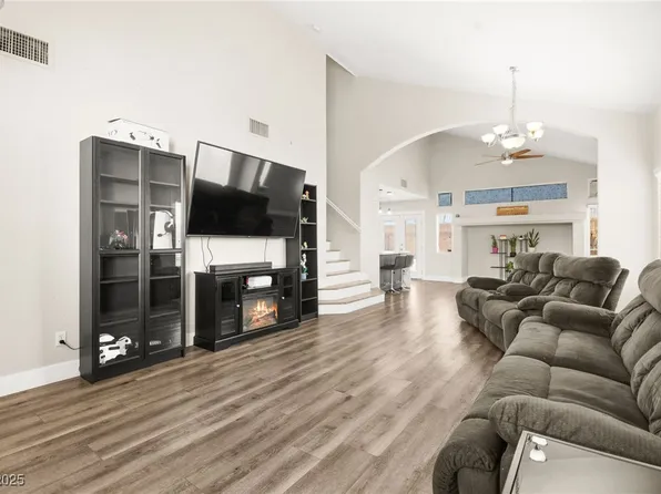 6227 Legend Falls St, North Las Vegas, NV 89081