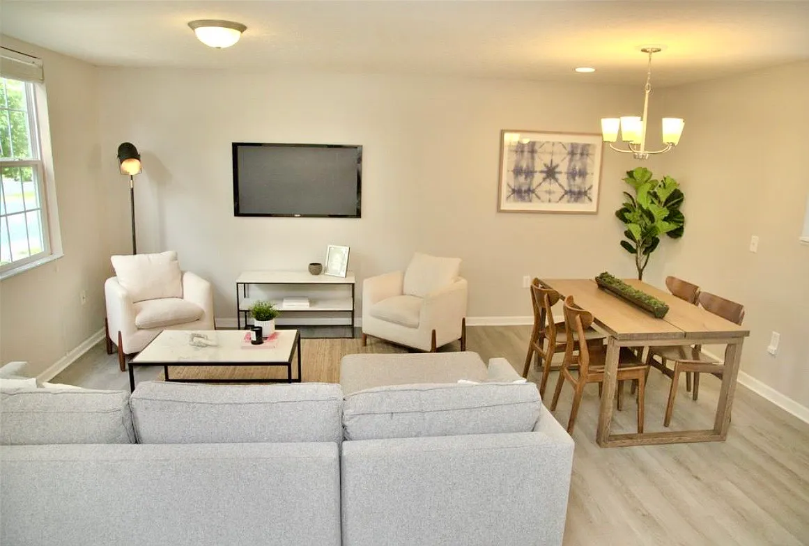4 bed, 3.5 bath, 1680 sqft, $3,295 — Photo 4