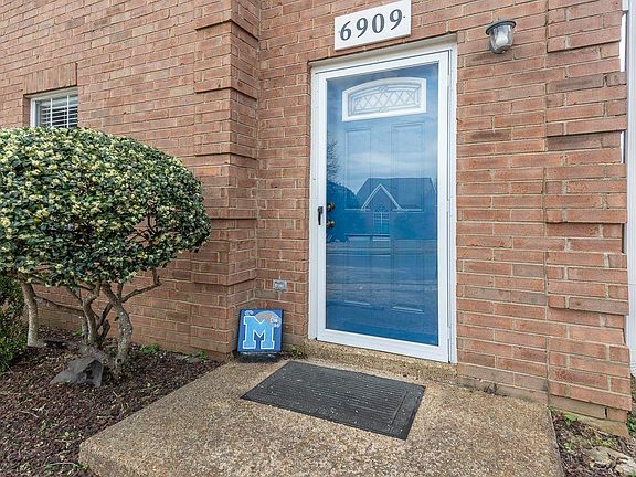 2nd image of 6909 Century Oaks Dr