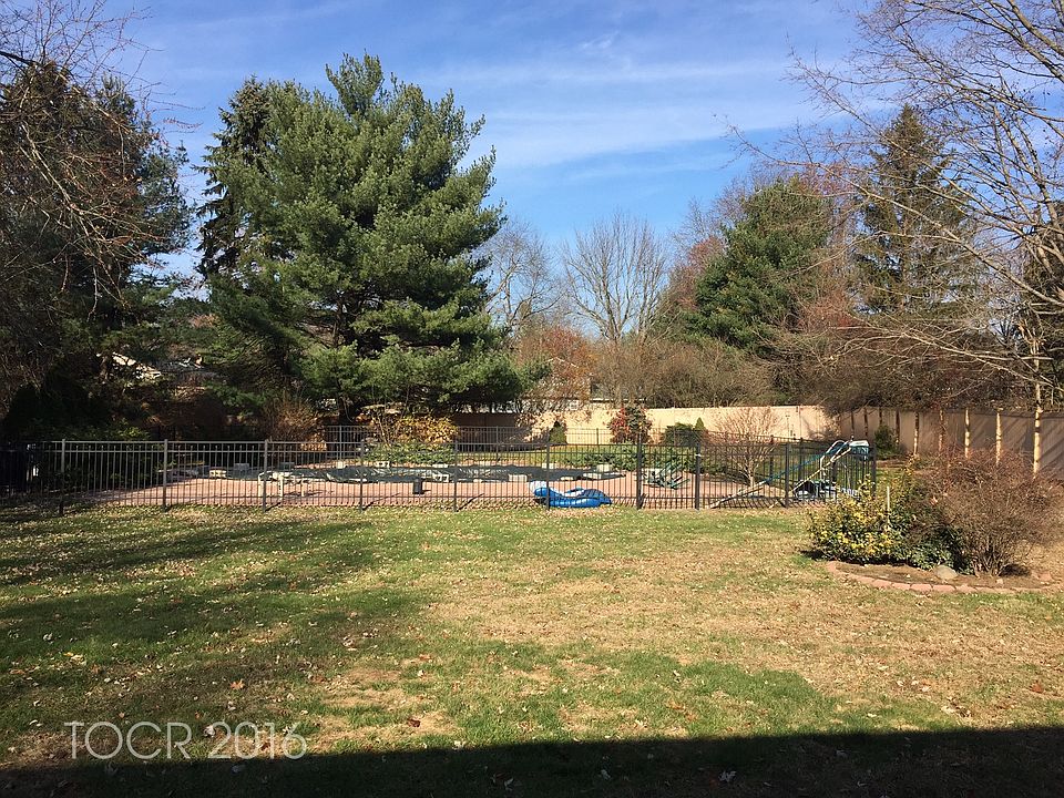 2nd image of 604 La Manna Dr