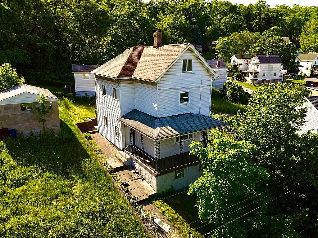 623 McMasters Ave photo 1