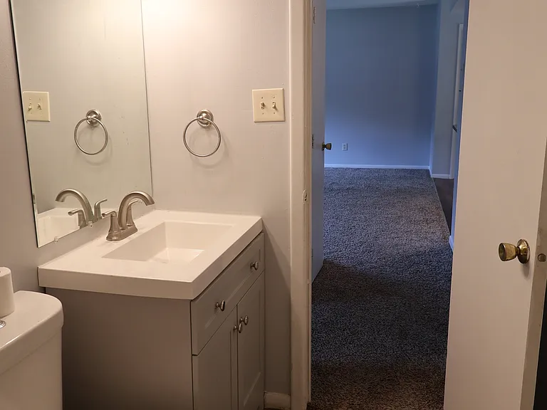 205 Long St #2 — Photo 11