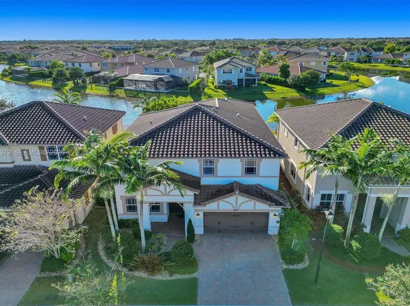 8610 Lakeside Bnd, Pompano Beach, FL 33076