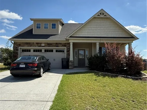 822 Banquette Ln, Fayetteville, NC 28312