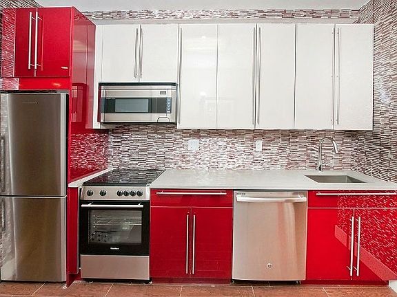 2nd image of 3 Lexington Ave #E