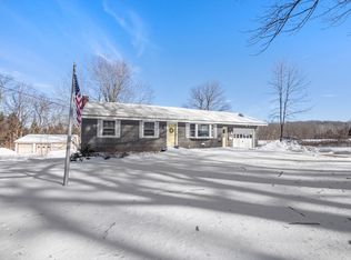 82 Glenwood Rd, Rutland, MA 01543
