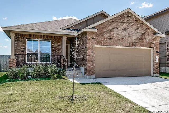 1041 Lauren St — Photo 2