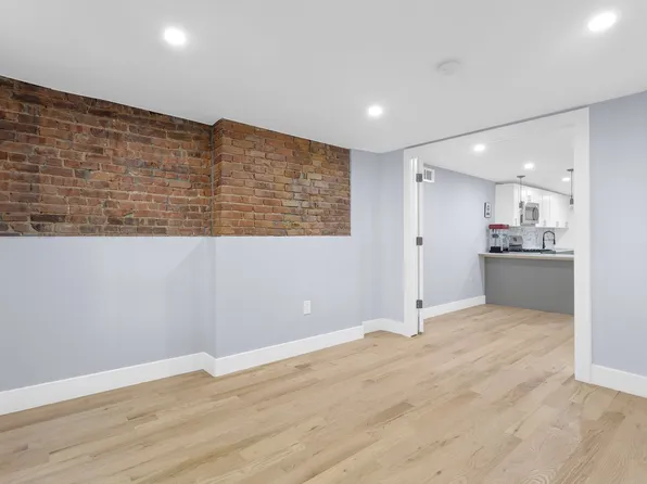 14 Roosevelt Place image 14 of 16