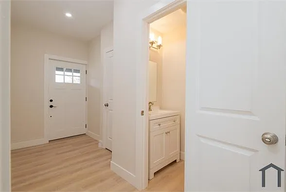 1609 Walnut St #B — Photo 2