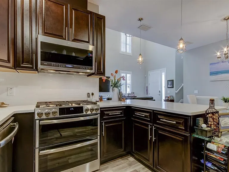 426 Birdsong Ln — Photo 10