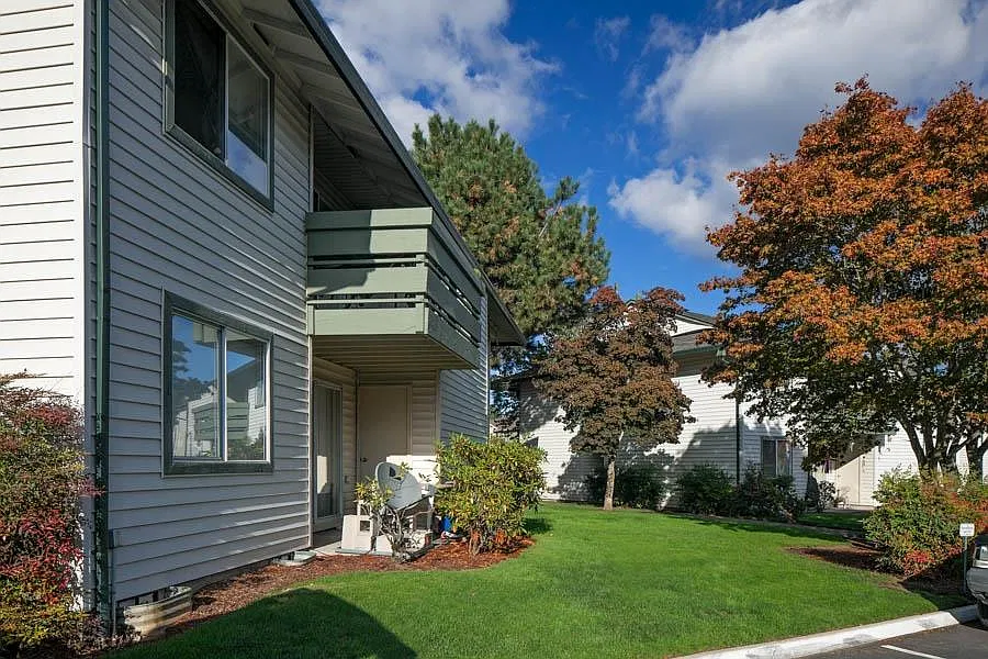 Amber Court Apartments — Photo 4