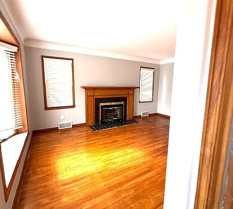 4th image of 414 Moross Rd