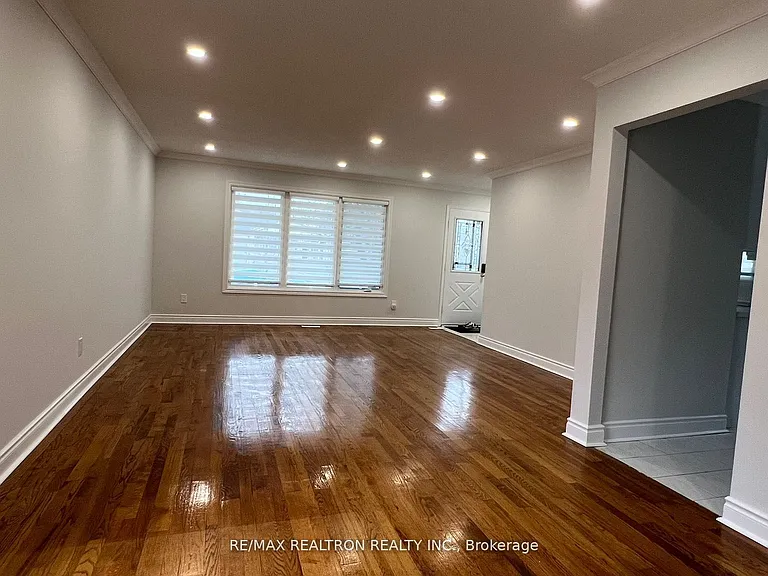 163 Ingleton Blvd #UPPER — Photo 7