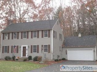32 Woodside Cir, Sturbridge, MA 01566