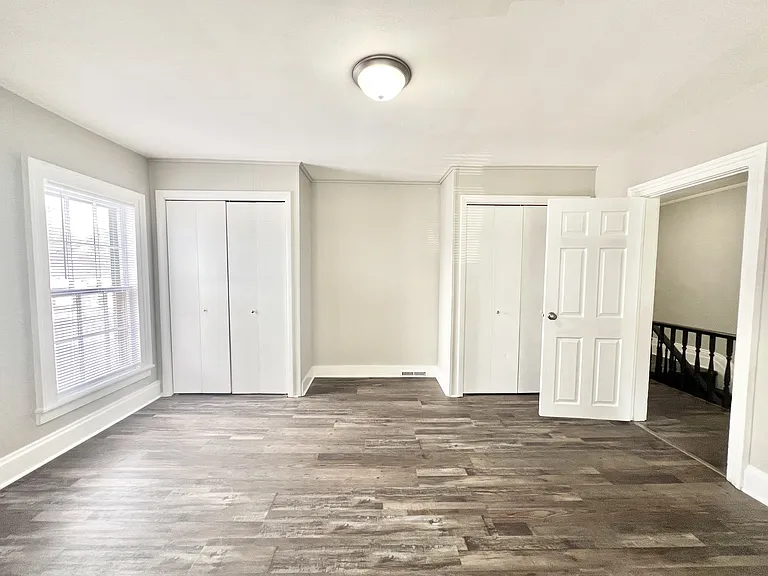 921 W Grand Ave — Photo 6