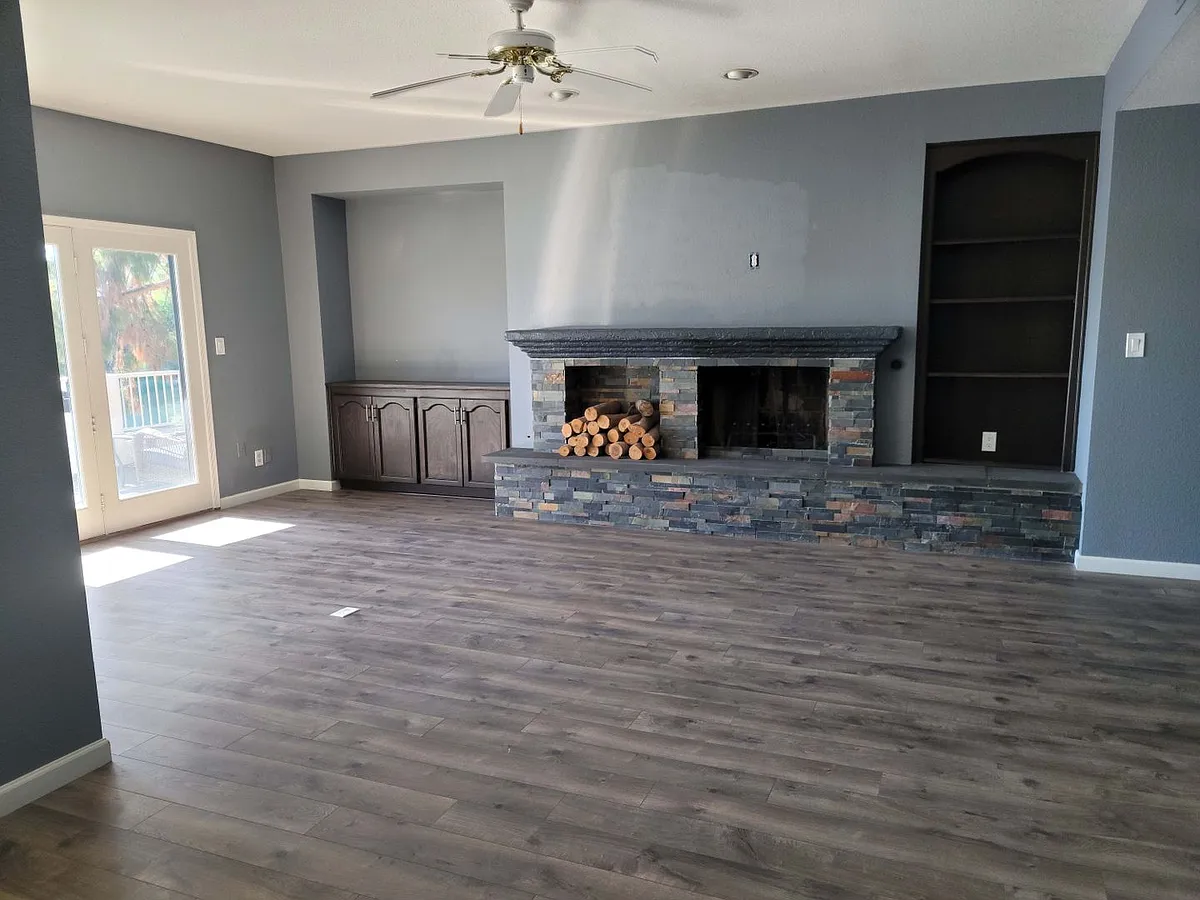 Building Photo - 5200 S Lakeshore Dr #222