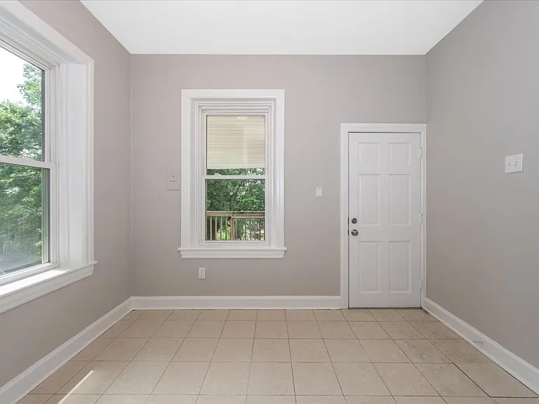 457 N Potomac St — Photo 12