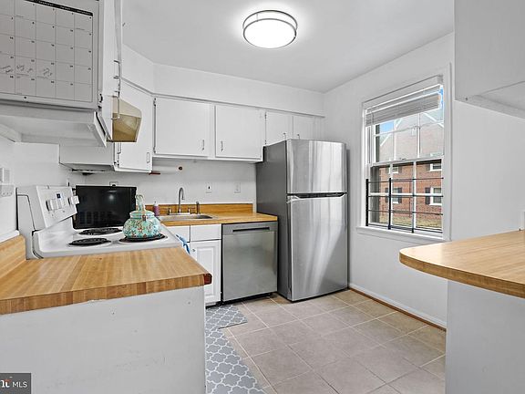 3rd image of 3800 W St SE APT 102