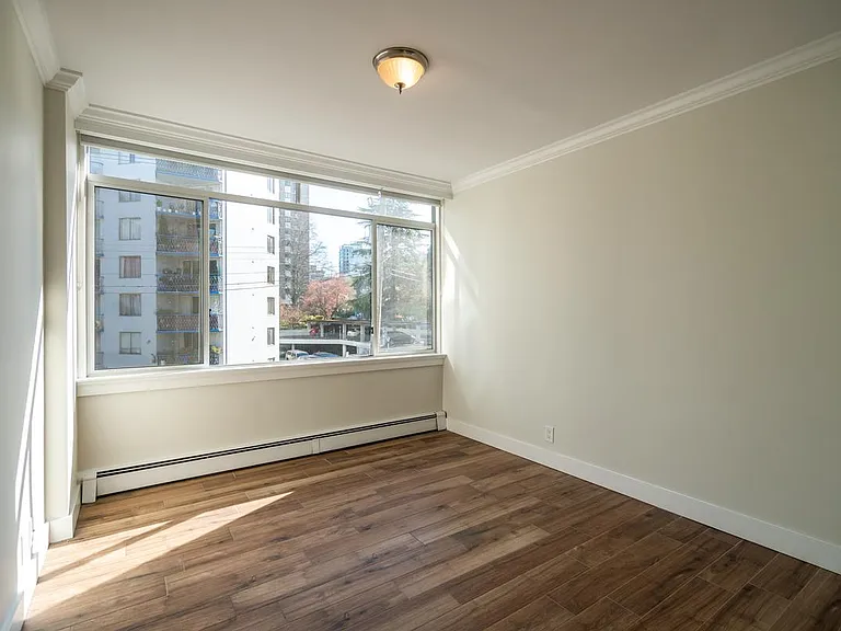 2035 Barclay St #301 — Photo 6