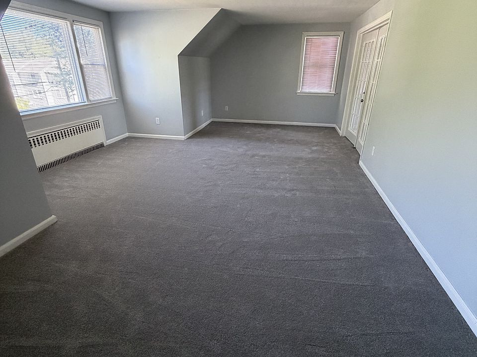 1st image of 295 Rosewood Ave #2