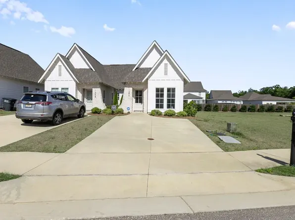 1255 Burrow Cir, Opelika, AL