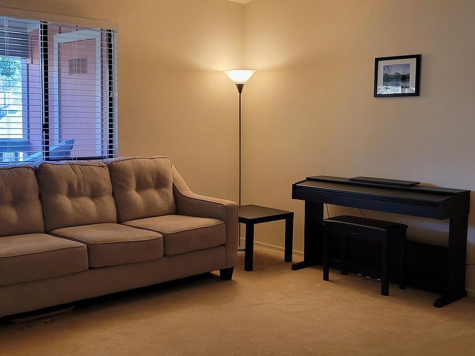 Living room 
*Note carpet has been replaced with laminate flooring throughout.