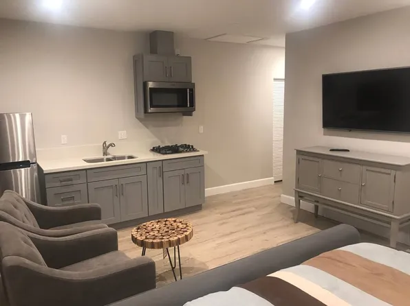 8614 Hanna Ave, Canoga Park, CA 91304
