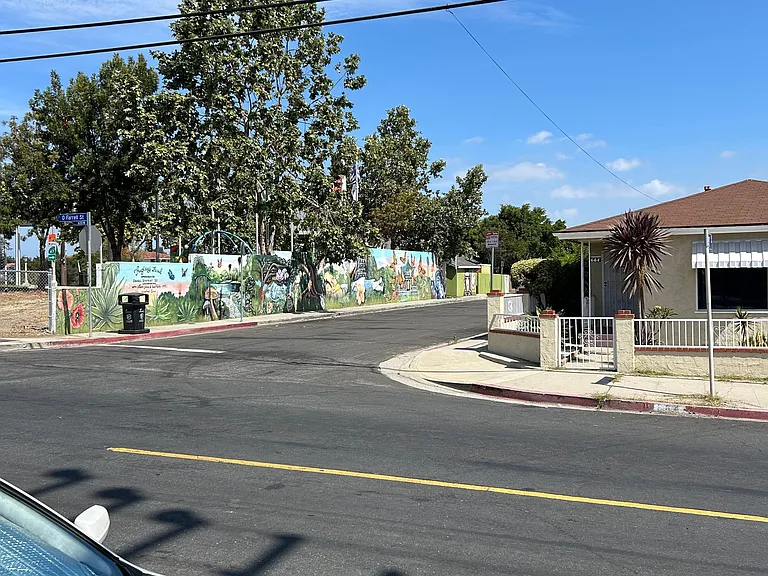 669 W O'Farrell St #MAIN — Photo 22