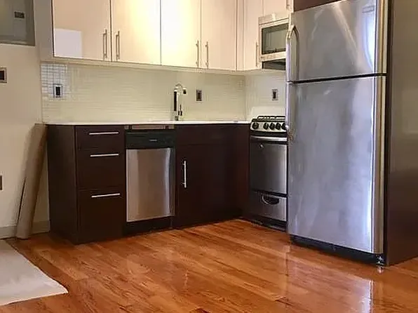 179 Putnam Avenue image 1 of 3