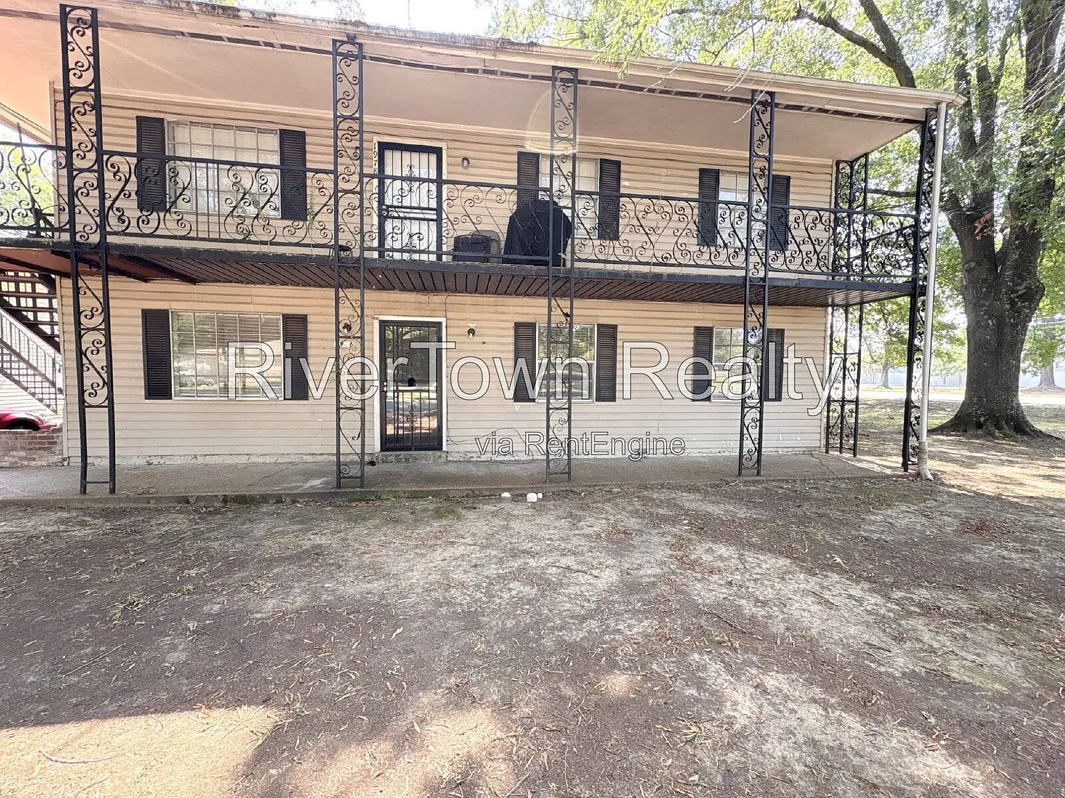 3 bed, 2.0 bath, 1362 sqft, $1,495 — Photo 2