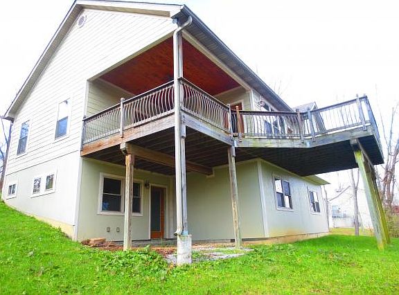 4th image of 15962 Oak Hill Ln