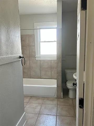 1715 Gallier St #B — Photo 9