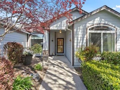 978 Newcastle St, Medford, OR, 97501