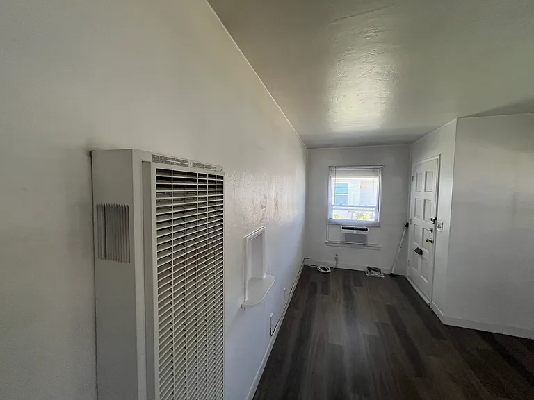 635 W Commonwealth Ave #A — Photo 26