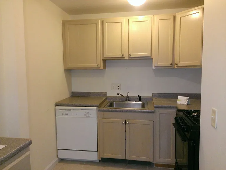 260 Dwight St #C — Photo 30