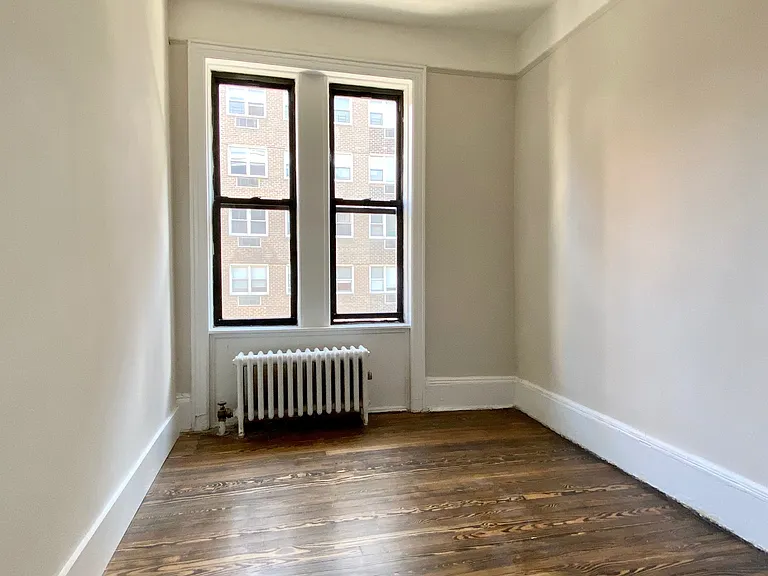 142 E 27th St #5F — Photo 6