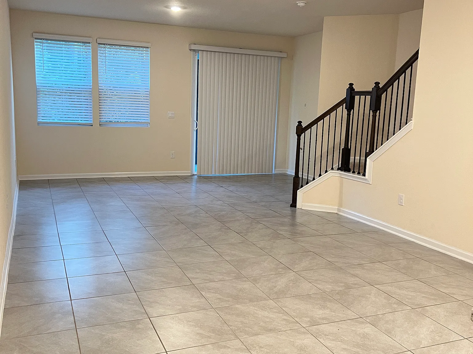 3 bed, 2.5 bath, 1722 sqft, $2,300 — Photo 4