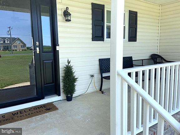 3rd image of 32529 Mount Pleasant Rd