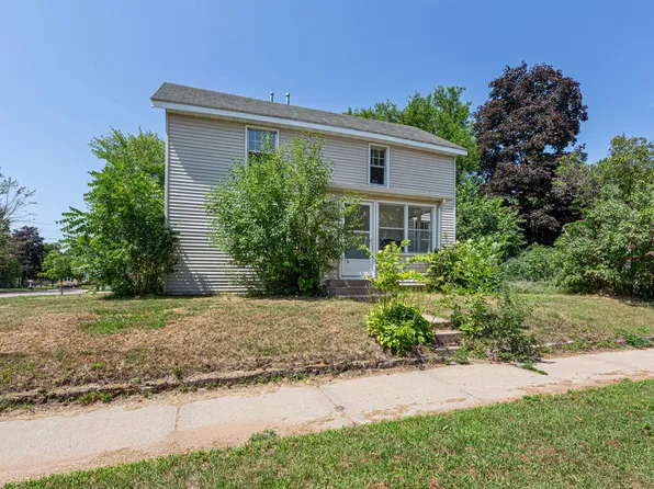 2306 4th St, Eau Claire, WI 54703