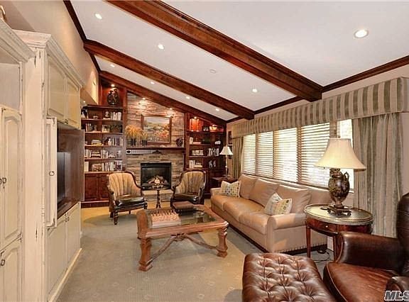 5th image of 8 Dell Dr