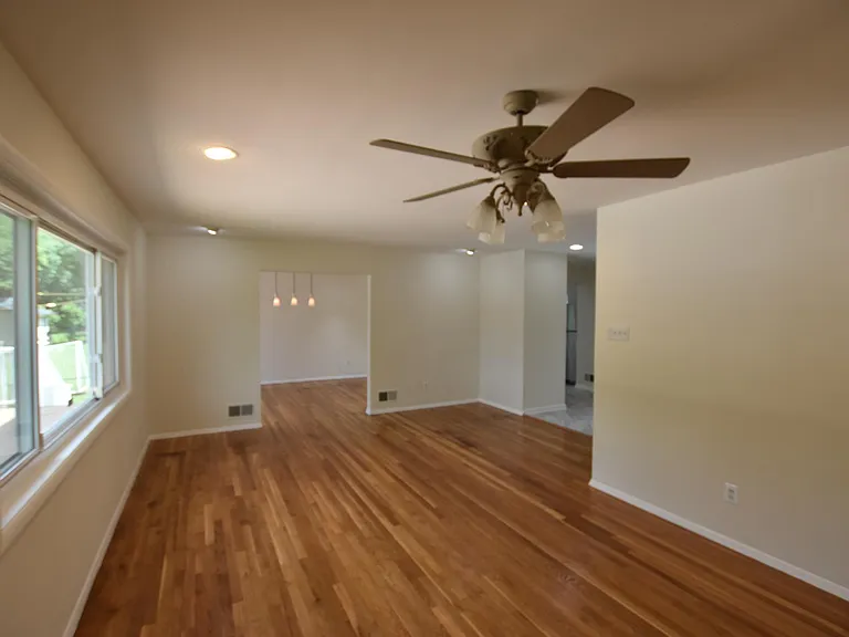 4015 Heathfield Rd — Photo 2