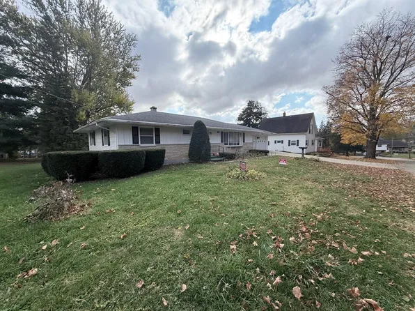 214 S Long St, Warren, IL 61087