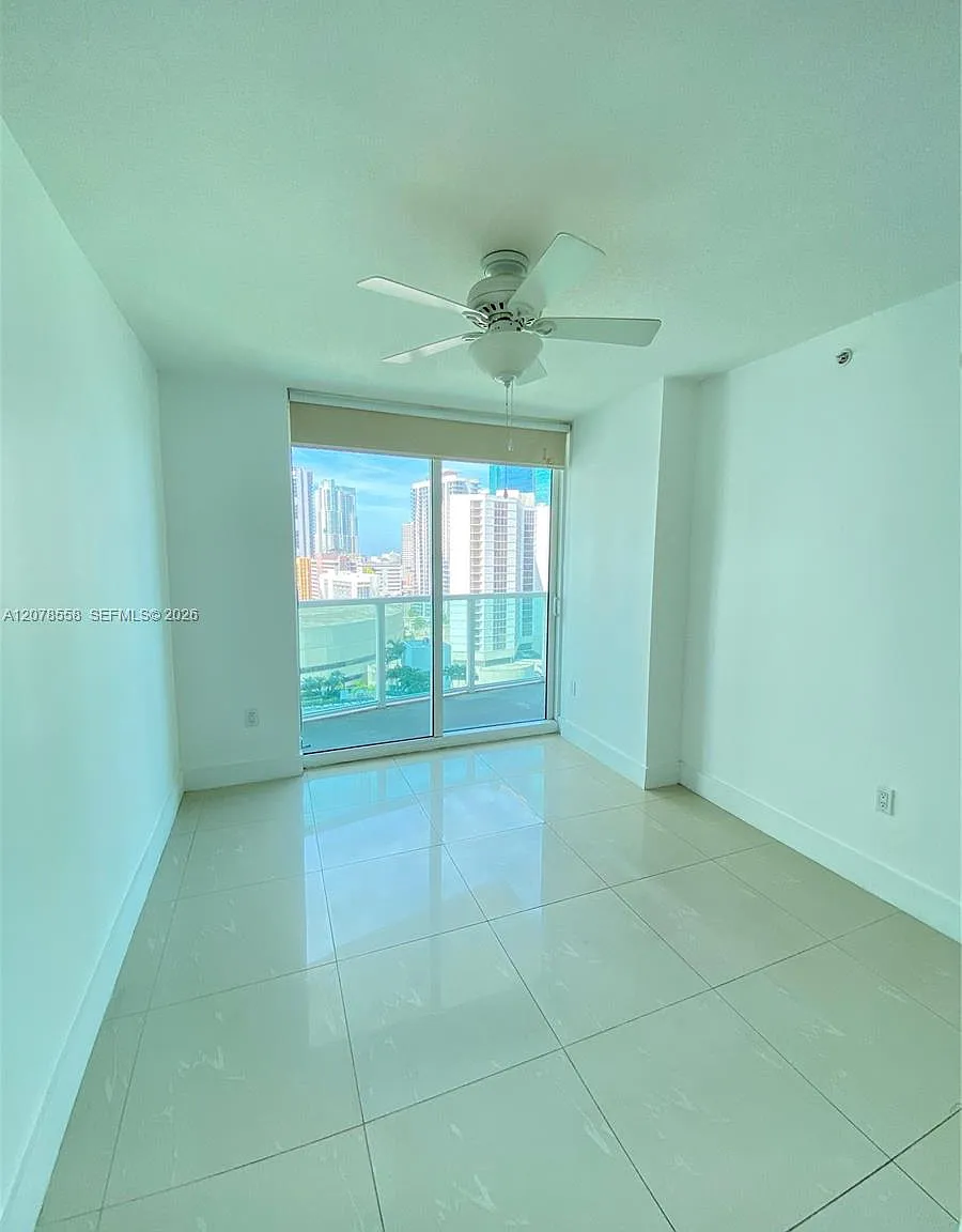 Brickell On The River S T — Photo 4