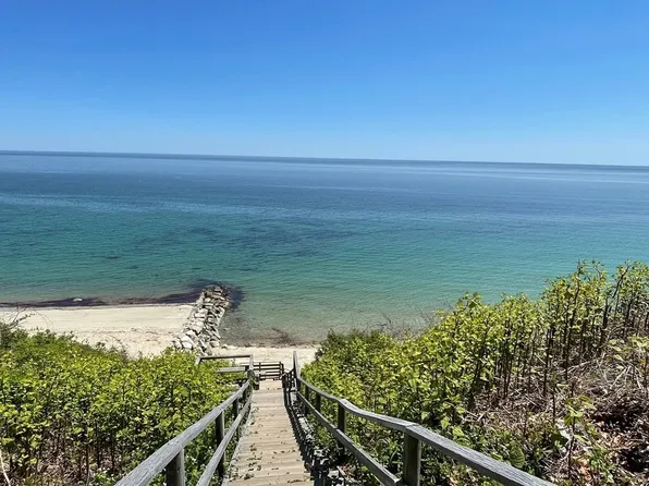 11 Vinal Ave, Plymouth, MA 02360