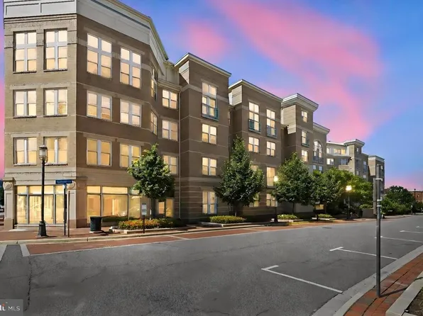 12001 Market St APT 443, Reston, VA 20190