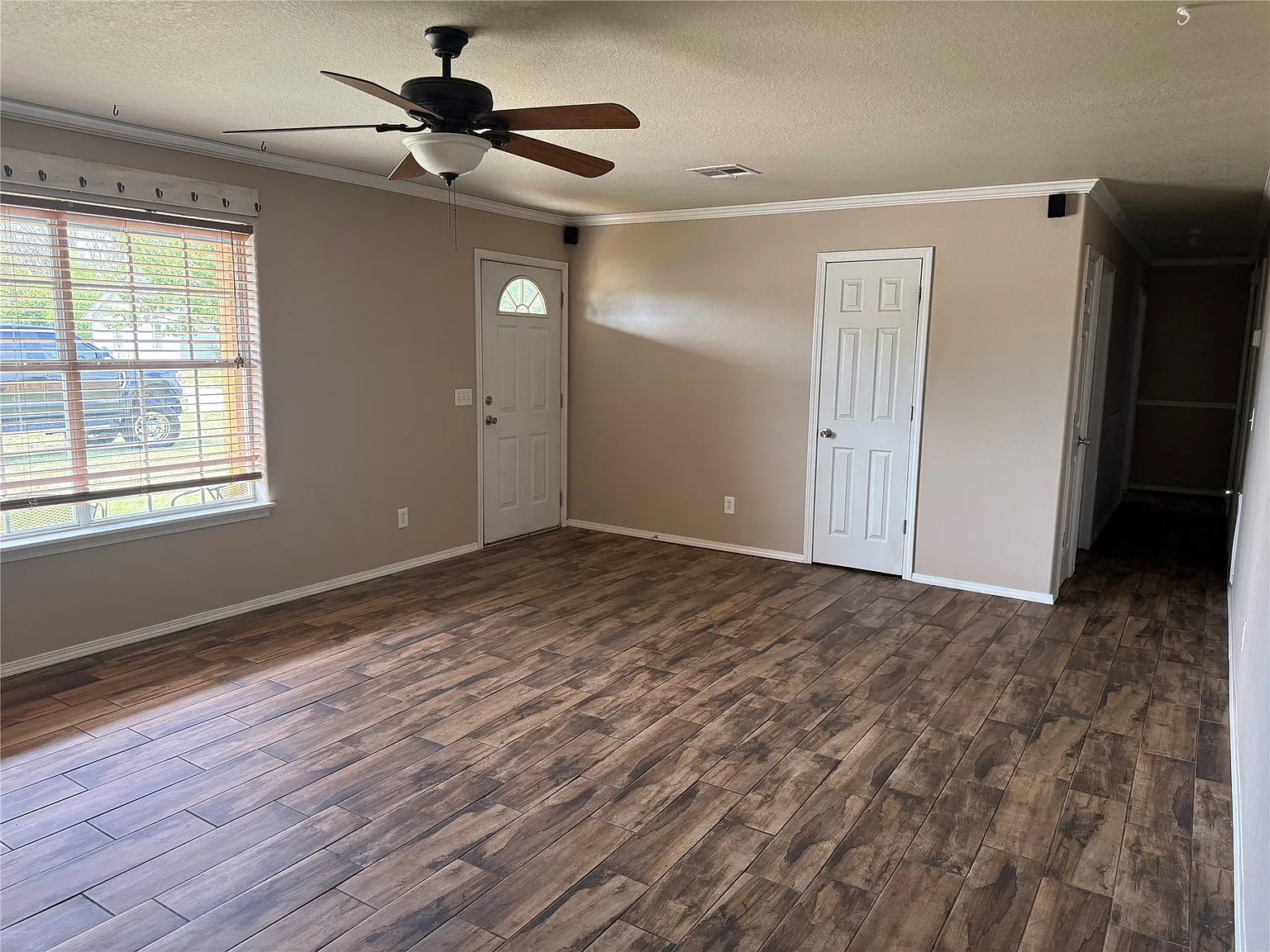 3 bed, 2.0 bath, 1344 sqft, $1,850 — Photo 4