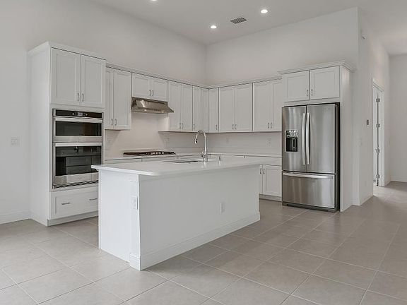 5th image of 9088 Caicos Way