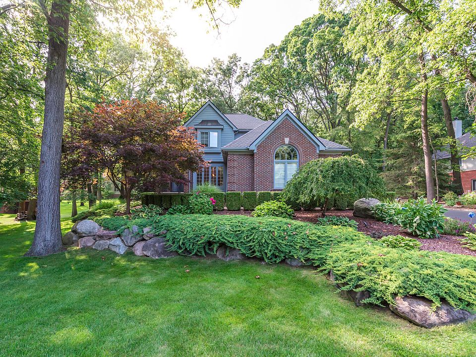 1st image of 8374 Alta Vista Dr